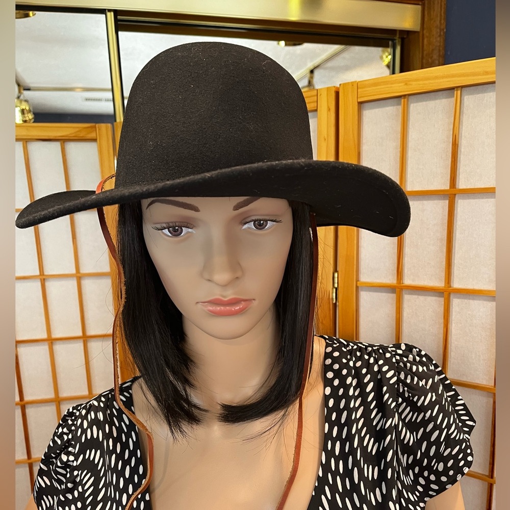 NWOT Jeanne Simmons Black Hat